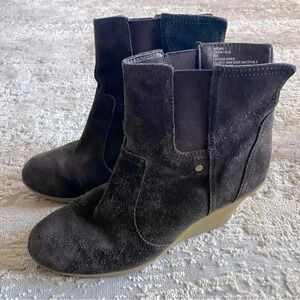 White Mountain Suede Pull On Chocolate Brown Wedge Booties Ankle Boots: 8